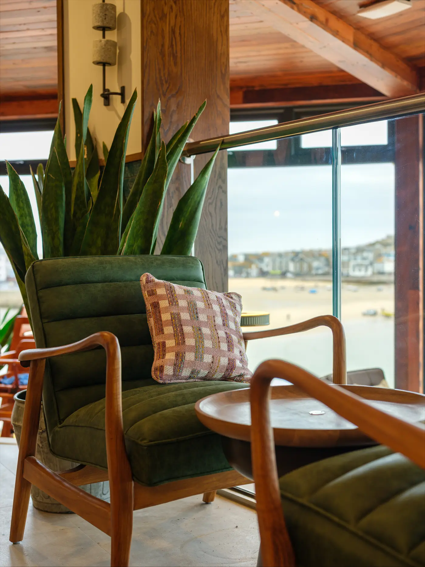 The Lookout, Lounge, Dining, Pub, Restaurant, Bar